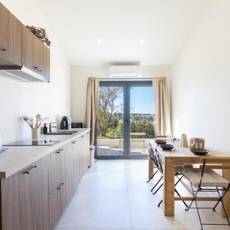 Alba Duplex - Parking - Air conditioning - WiFi - Private Garden - Appartamento Deluxe con 1 Camera da Letto e Vista Giardino - 16