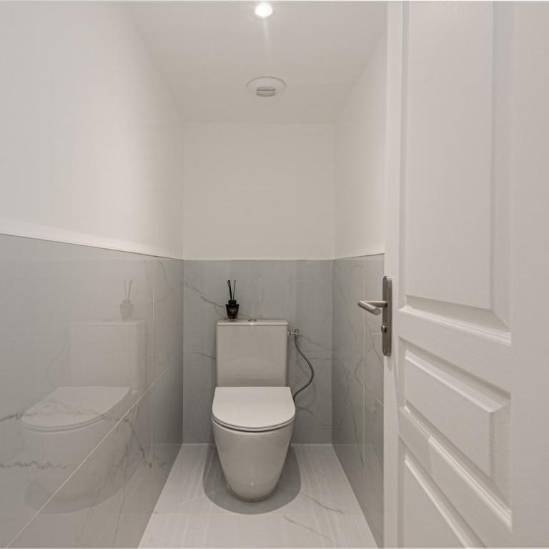 Hypercentre - Spacieux et intimiste - Parking - EG - Two-Bedroom Apartment - 21