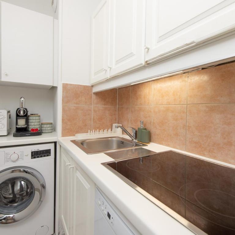 Hypercentre - Spacieux et intimiste - Parking - EG - Two-Bedroom Apartment - 14