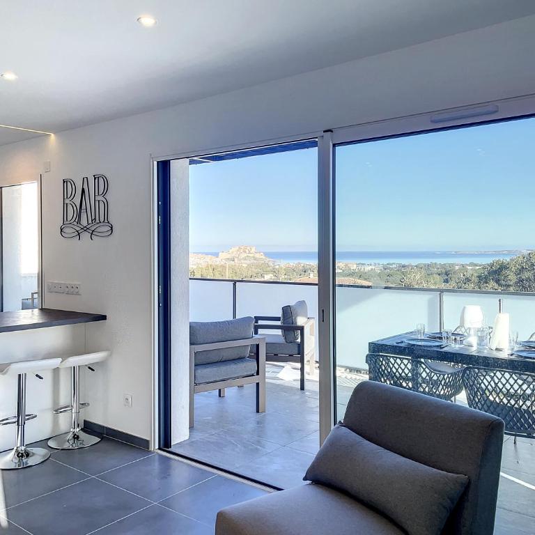 Magnifique T2 vue sur la baie de Calvi - One-Bedroom Apartment with Sea View and Terrace - 2