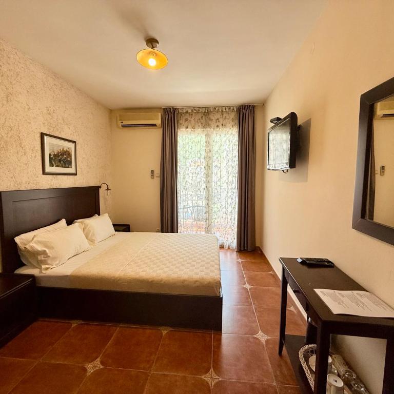Budva Perla di Mare Hotel - Deluks Dvokrevetna Soba sa Bračnim Krevetom - 1