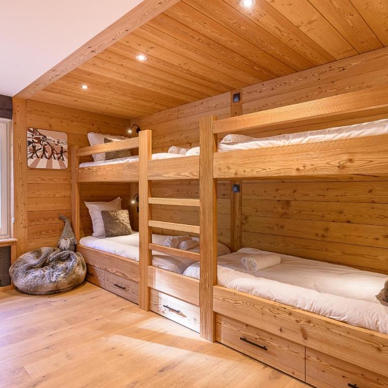 Les Balcons des Aravis - Prestigieux appartement au coeur de La Clusaz - Three-Bedroom Apartment with Balcony - 12