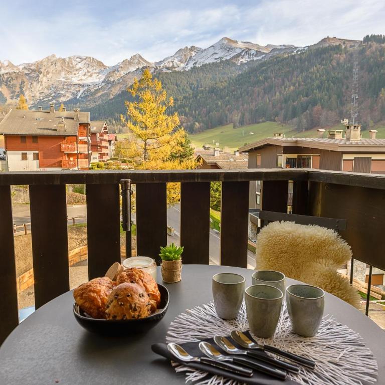 Les Balcons des Aravis - Prestigieux appartement au coeur de La Clusaz - Three-Bedroom Apartment with Balcony - 16