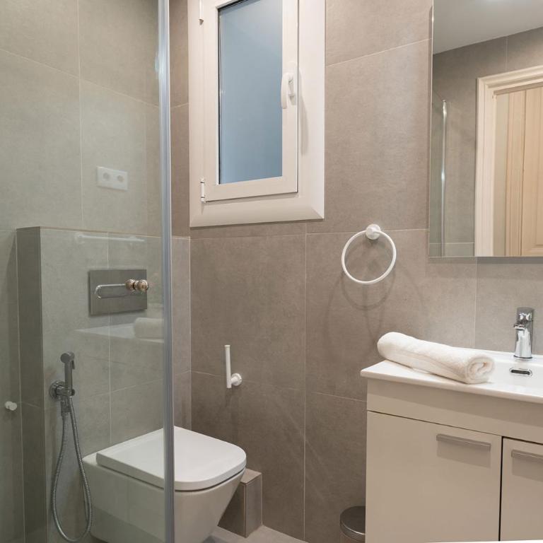Luxury Business Apartment Gran Vía - 2 rooms - Romantic Eixample - 8min Passeig Gràcia - Two-Bedroom Apartment - 25