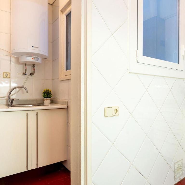Luxury Business Apartment Gran Vía - 2 rooms - Romantic Eixample - 8min Passeig Gràcia - Two-Bedroom Apartment - 21