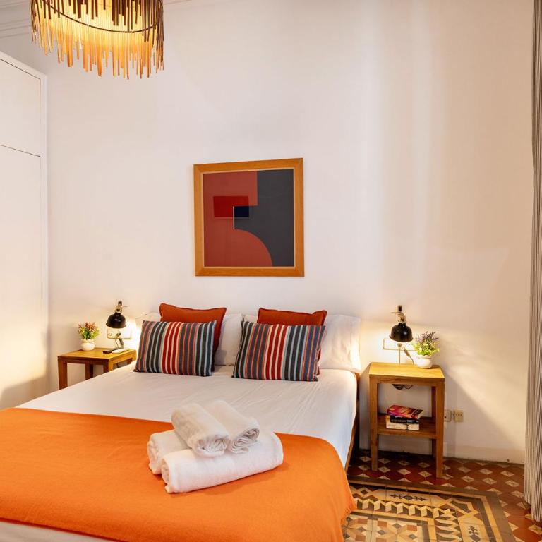 Luxury Business Apartment Gran Vía - 2 rooms - Romantic Eixample - 8min Passeig Gràcia - Two-Bedroom Apartment - 12