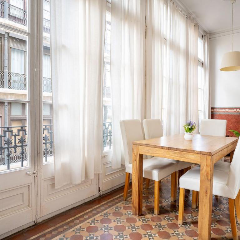 Luxury Business Apartment Gran Vía - 2 rooms - Romantic Eixample - 8min Passeig Gràcia - Two-Bedroom Apartment - 8