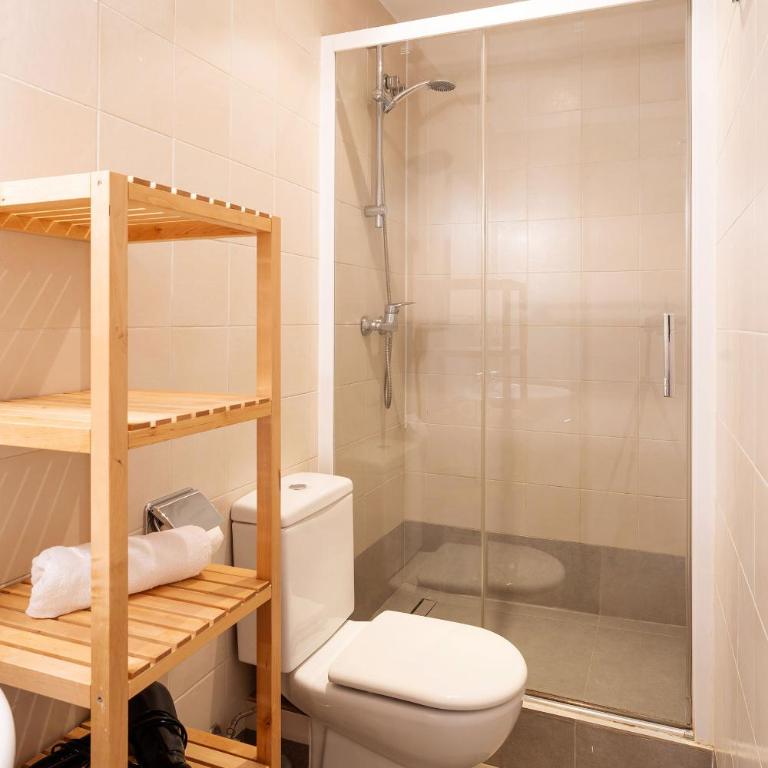 Luxury Business Apartment Gran Vía - 2 rooms - Romantic Eixample - 8min Passeig Gràcia - Two-Bedroom Apartment - 23