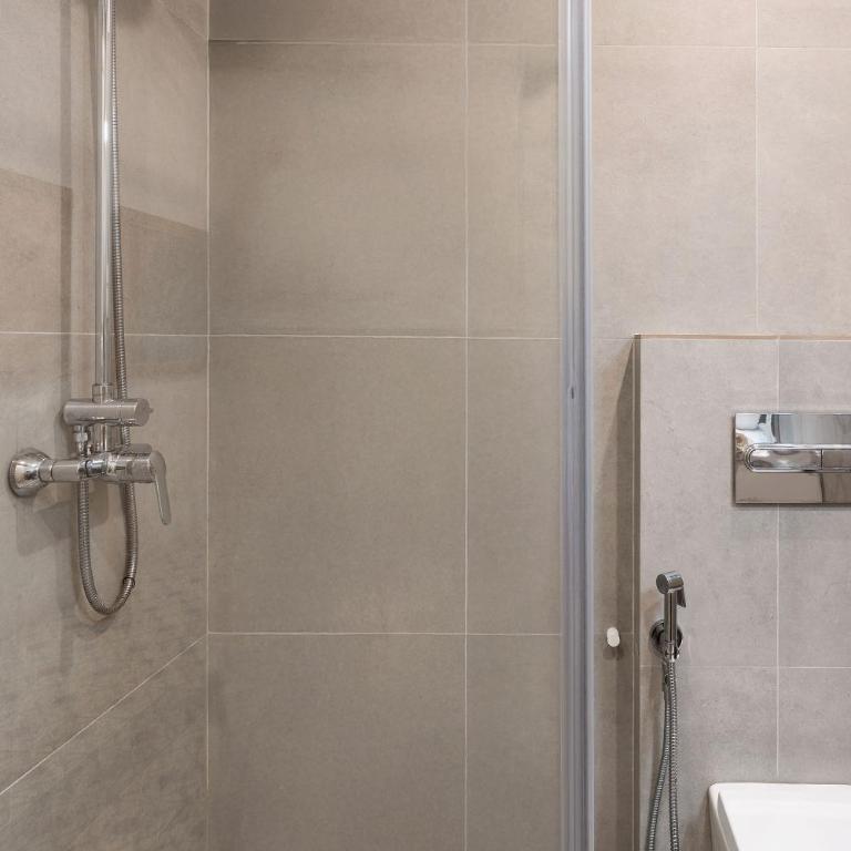 Luxury Business Apartment Gran Vía - 2 rooms - Romantic Eixample - 8min Passeig Gràcia - Two-Bedroom Apartment - 26