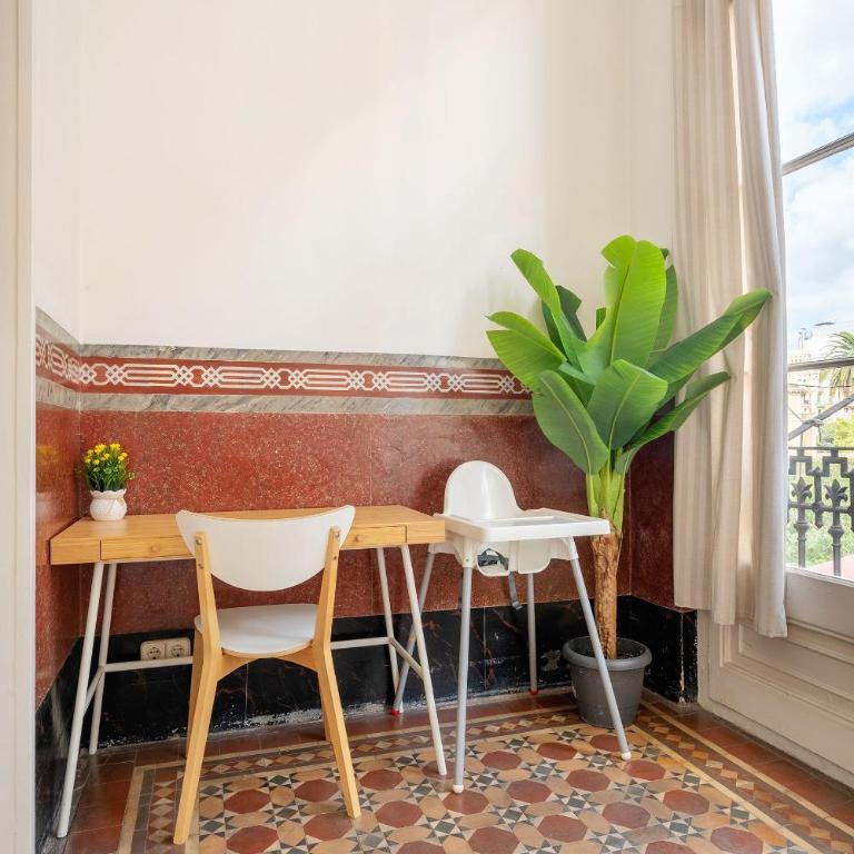 Luxury Business Apartment Gran Vía - 2 rooms - Romantic Eixample - 8min Passeig Gràcia - Two-Bedroom Apartment - 7