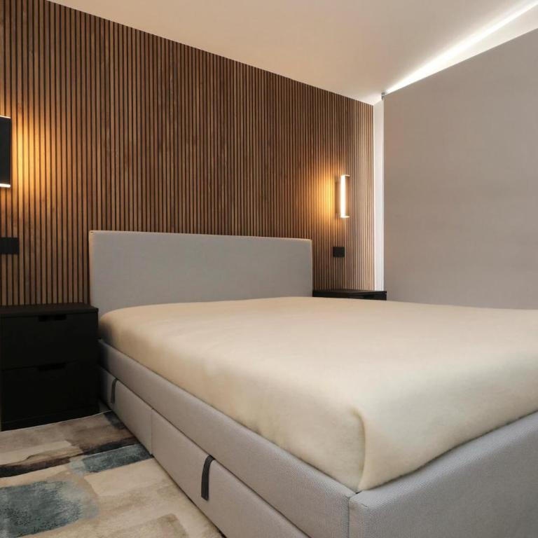 Terme House Renovated 2BR Townhouse with Terrace, Historic Centre Olbia - Two-Bedroom Apartment - 48