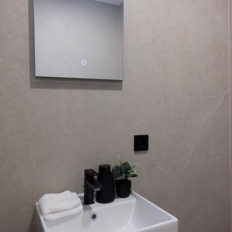 Frant Living - Graz Apartments - Apartment mit 2 Schlafzimmern und Balkon - 22