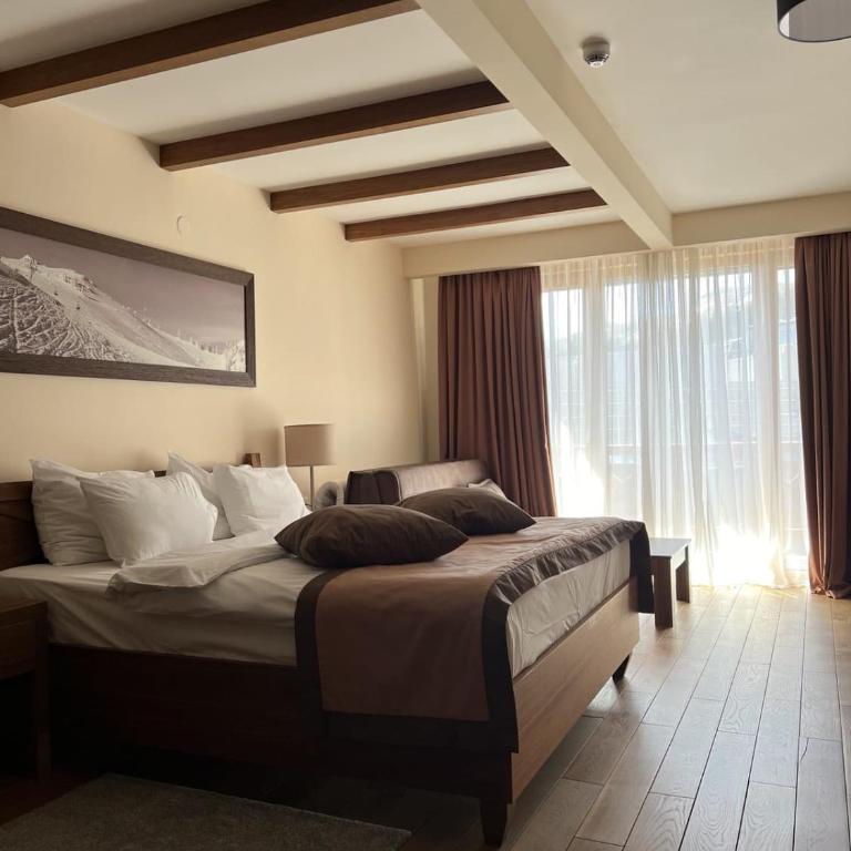 Vučko Private Apartment with balcony - Studio with Balcony - 2