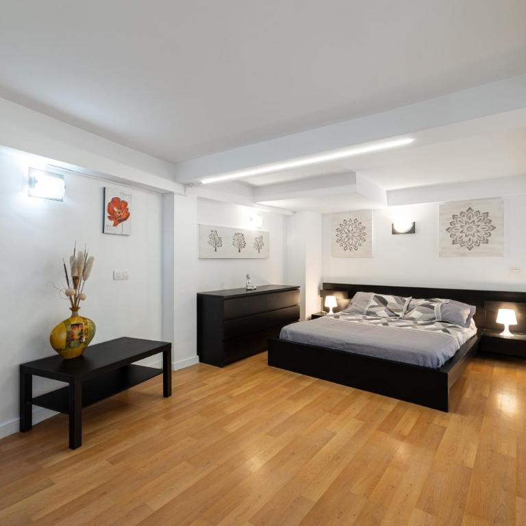 Amazing Apartments Malaga Center - Apartamento Dúplex - Sebastian Souvirón - 1