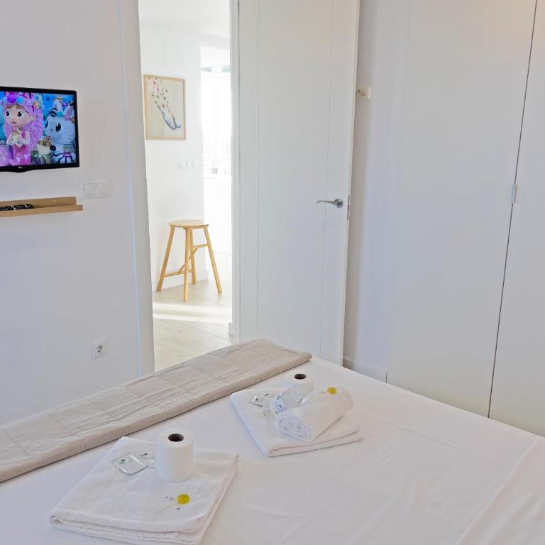Loft Deluxe, Luminoso, Parking y Piscina - A 100 m del Mar AC - Three-Bedroom Apartment - 68