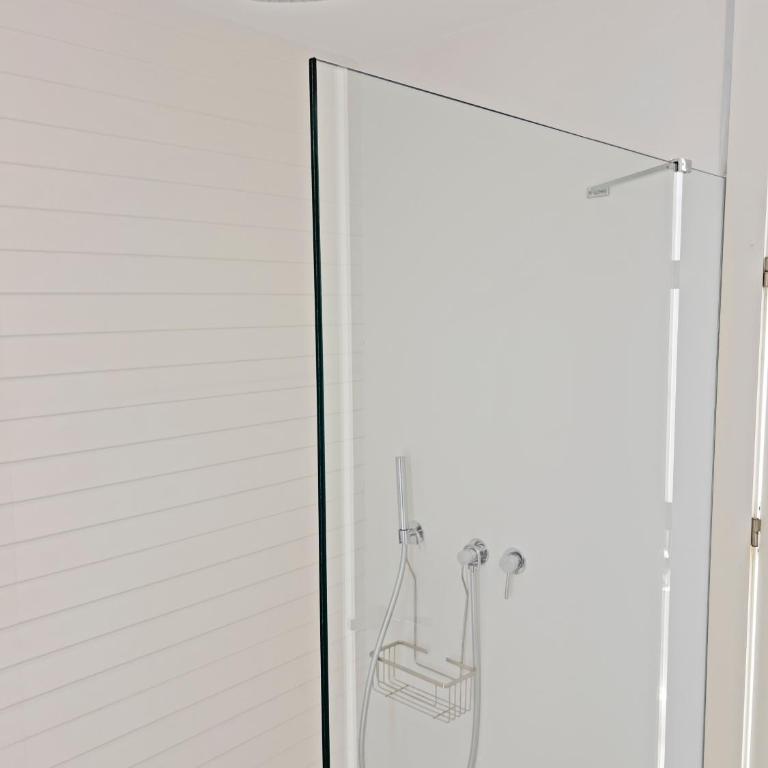 Loft Deluxe, Luminoso, Parking y Piscina - A 100 m del Mar AC - Three-Bedroom Apartment - 57