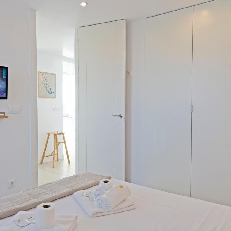 Loft Deluxe, Luminoso, Parking y Piscina - A 100 m del Mar AC - Three-Bedroom Apartment - 67