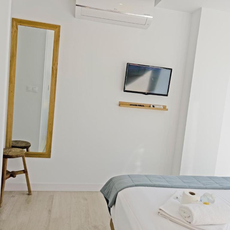Loft Deluxe, Luminoso, Parking y Piscina - A 100 m del Mar AC - Three-Bedroom Apartment - 46
