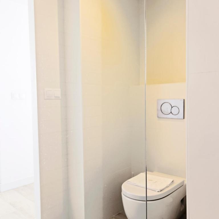Loft Deluxe, Luminoso, Parking y Piscina - A 100 m del Mar AC - Three-Bedroom Apartment - 85
