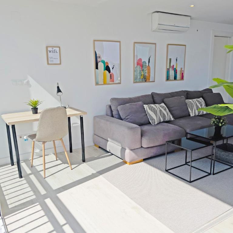 Loft Deluxe, Luminoso, Parking y Piscina - A 100 m del Mar AC - Three-Bedroom Apartment - 38