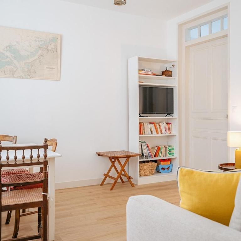 " Chez Mout " - T3 - wifi - proche plage - jardin - Maison 2 Chambres - 2