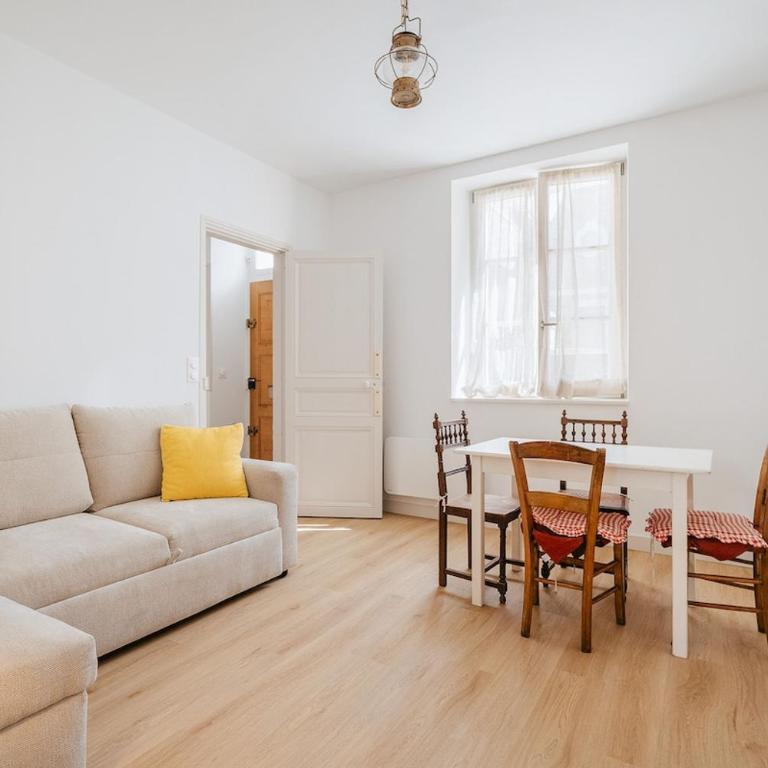 " Chez Mout " - T3 - wifi - proche plage - jardin - Maison 2 Chambres - 12