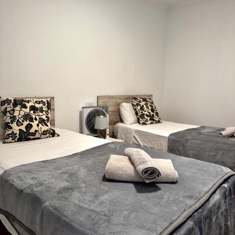 La Perla de Las Canteras - Three-Bedroom Apartment - 22
