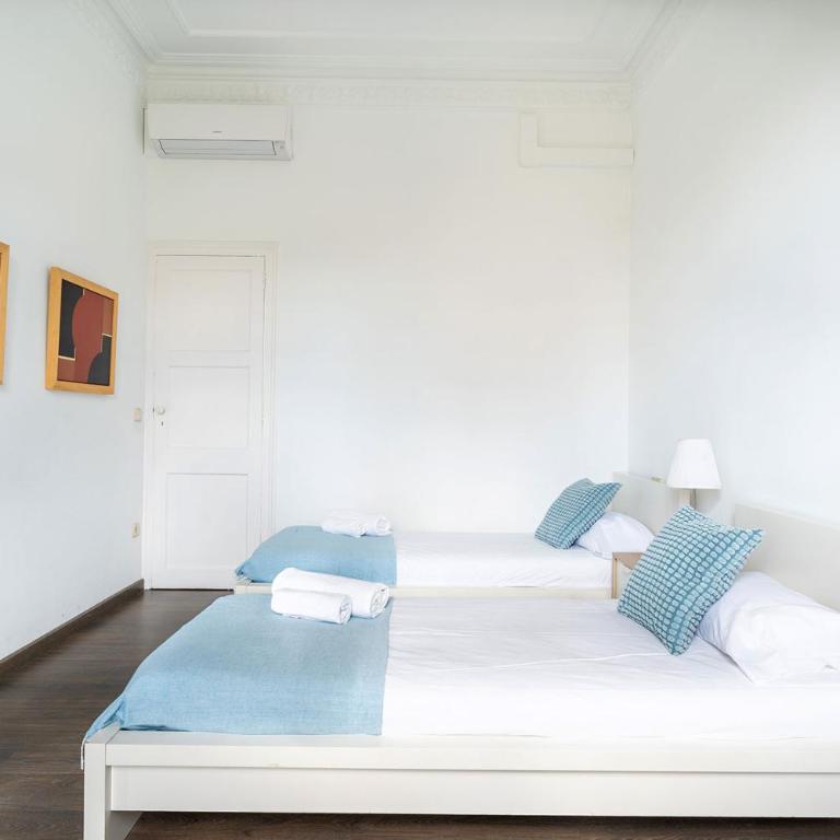 Apartamento Premium 5 Hab con Balcón a Gran Vía - Grupos hasta 10 - Passeig Gràcia 7min - Apartment - 32