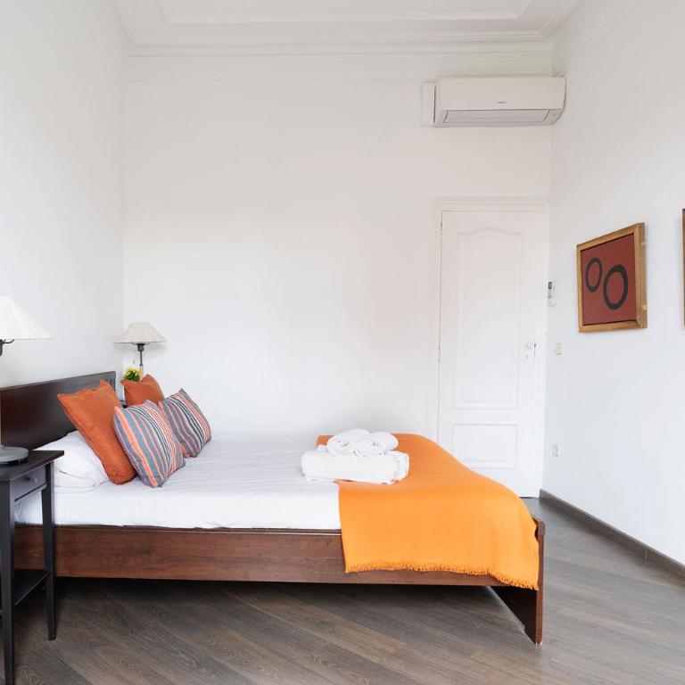 Apartamento Premium 5 Hab con Balcón a Gran Vía - Grupos hasta 10 - Passeig Gràcia 7min - Apartment - 17