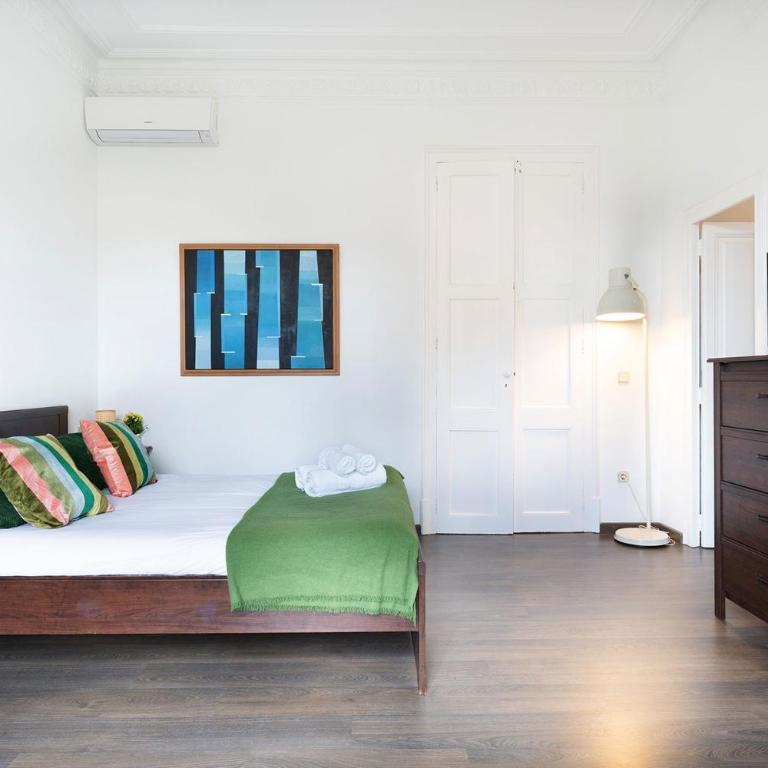 Apartamento Premium 5 Hab con Balcón a Gran Vía - Grupos hasta 10 - Passeig Gràcia 7min - Apartment - 23