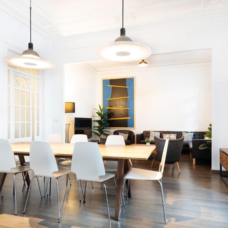 Apartamento Premium 5 Hab con Balcón a Gran Vía - Grupos hasta 10 - Passeig Gràcia 7min - Apartment - 6