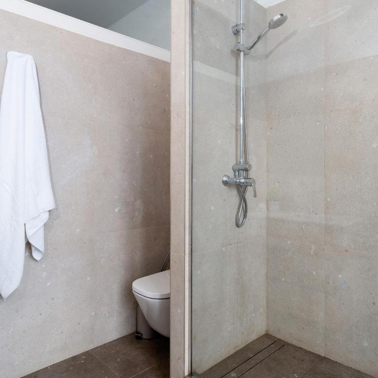 Apartamento Premium 5 Hab con Balcón a Gran Vía - Grupos hasta 10 - Passeig Gràcia 7min - Apartment - 47