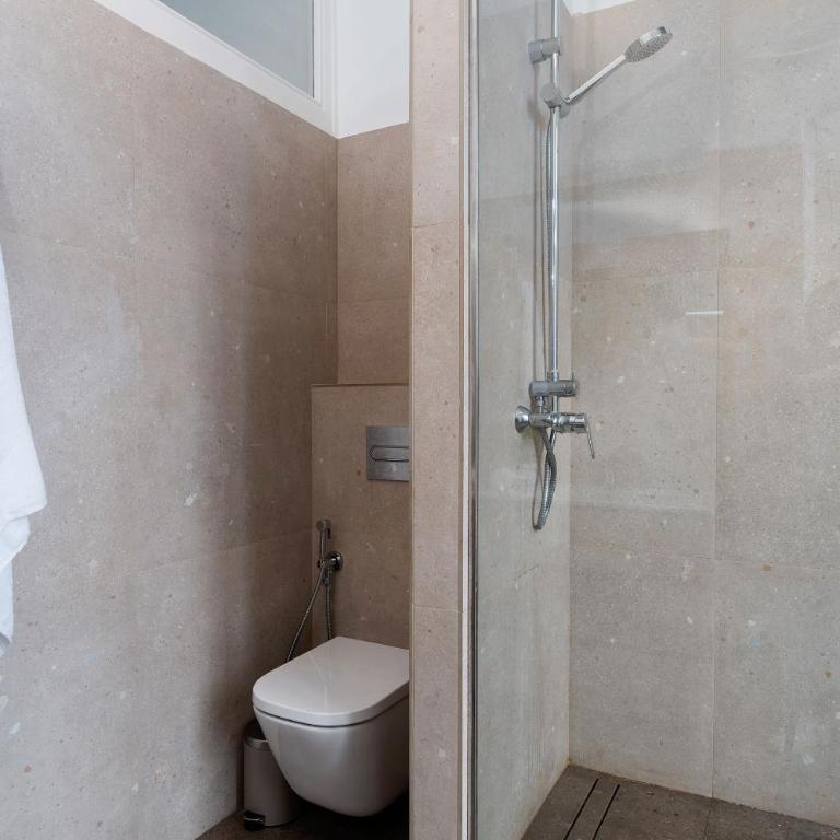 Apartamento Premium 5 Hab con Balcón a Gran Vía - Grupos hasta 10 - Passeig Gràcia 7min - Apartment - 49