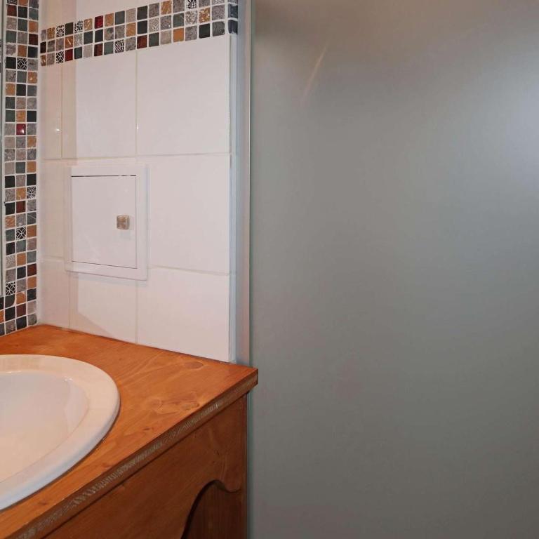 Appartement Confort 6 pers, 2 pièces, Balcon, Cheminée, Accès direct aux pistes - FR-1-322-451 - Apartment (6 Erwachsene) - 2