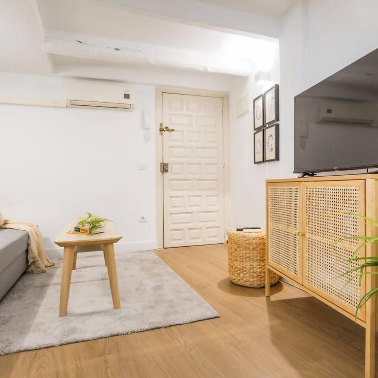 Gran Via- Chueca (Tarifas Mensuales Disponibles) - Apartamento de 1 dormitorio - 2