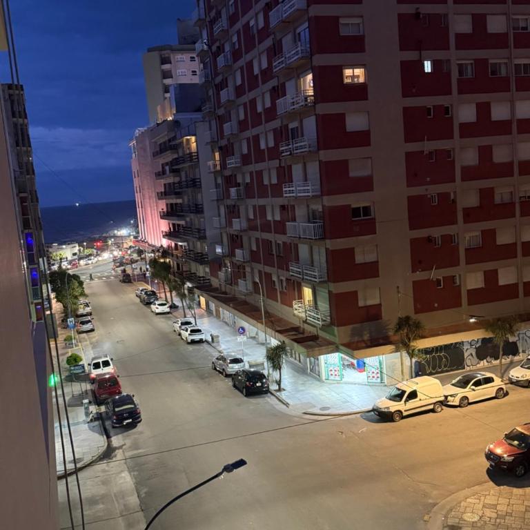 Departamento al frente, zona la perla con cochera - One-Bedroom Apartment - 22