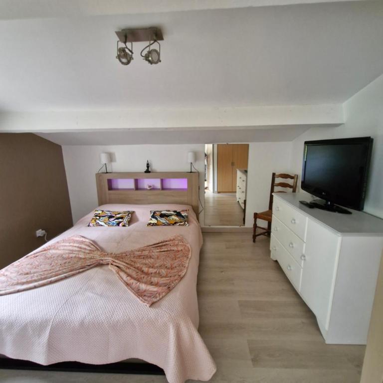 Chez faby José - Chambre Double avec Salle de Bains Privative - 24