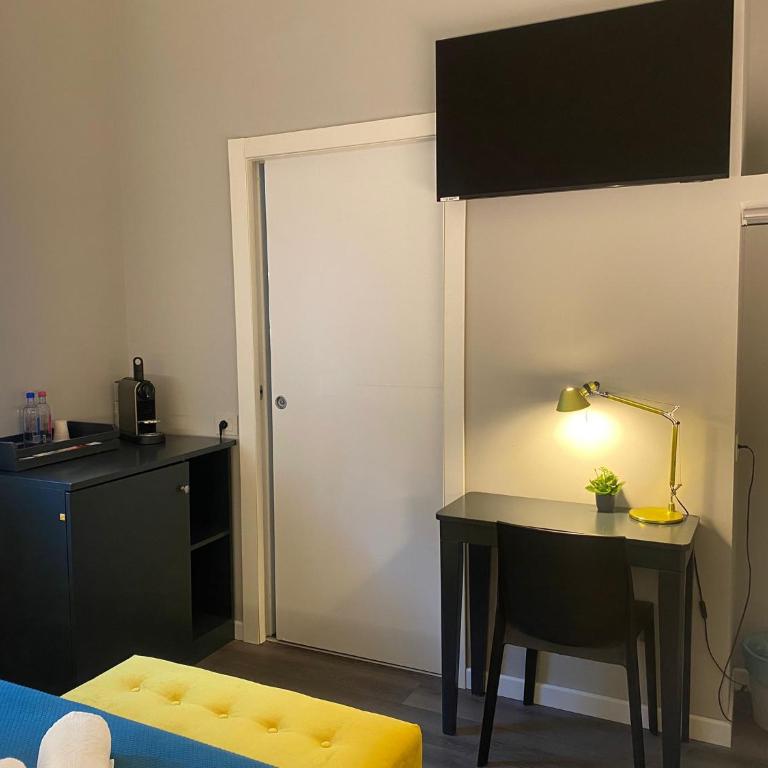Mizar Vacanze Verona - Camera Matrimoniale con Bagno Privato - 2