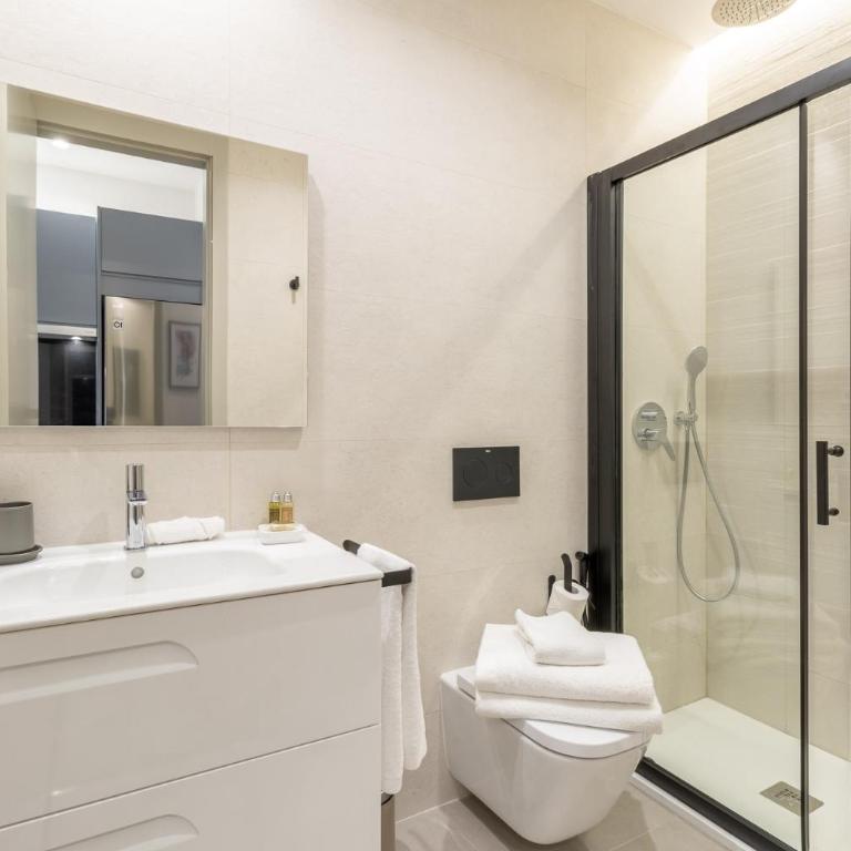 Charming Studio for Two in Beautiful Chamberí - Studio Apartment - 2