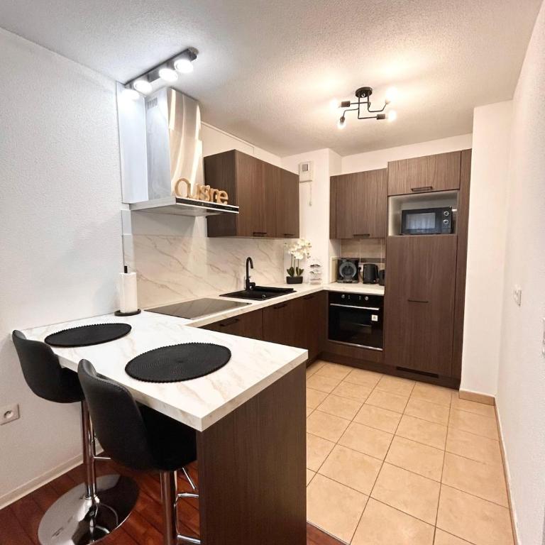 Logement 2 pièces cosy avec parking privé - Appartamento con 2 Camere da Letto - 6