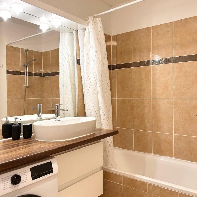 Logement 2 pièces cosy avec parking privé - Appartamento con 2 Camere da Letto - 21