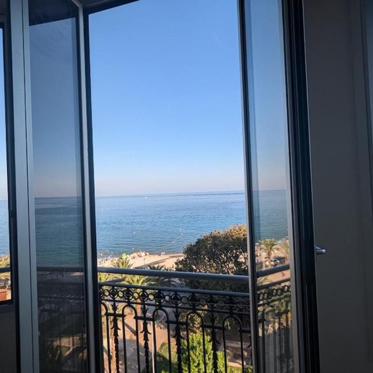 Stunning large 2 rooms apartment seafront - Appartement 1 Chambre - 40