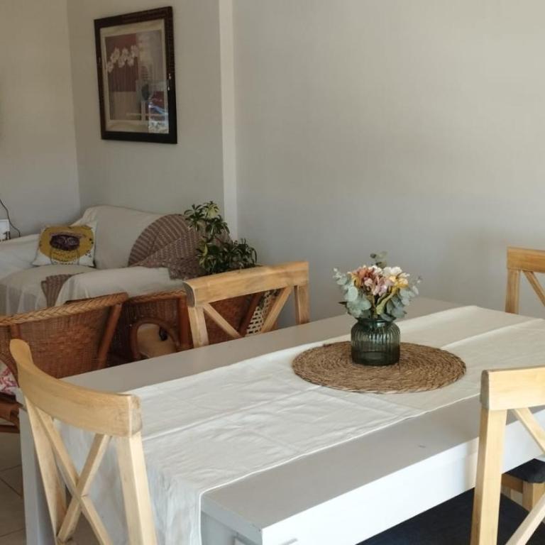 Como en casa - Two-Bedroom Apartment - 1