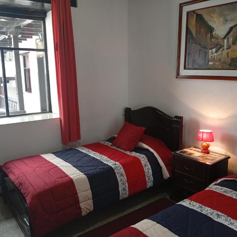 Hostal Flores - Budget Double Room - 2