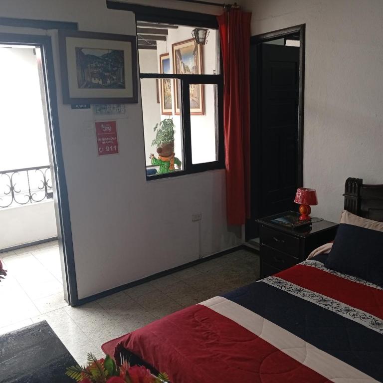 Hostal Flores - Habitación Individual Económica - 16