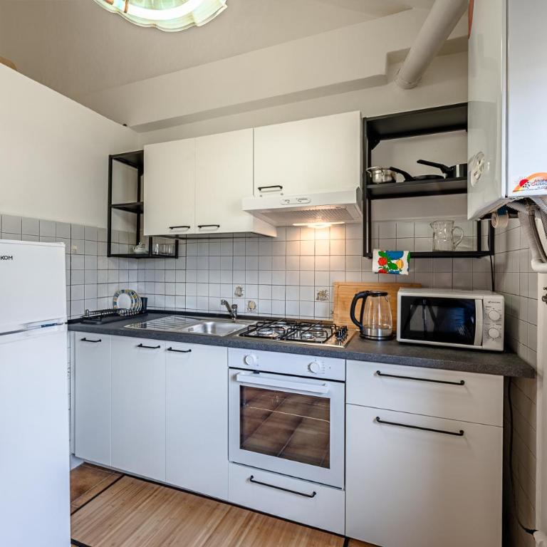 Mare a due passi- Free WiFi - Relax - Smart TV - Appartamento con 1 Camera da Letto - 5