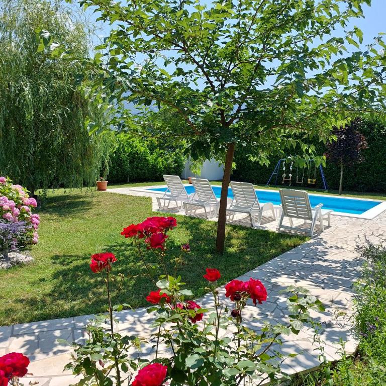 Kuća za odmor Green - Three-Bedroom House - 10