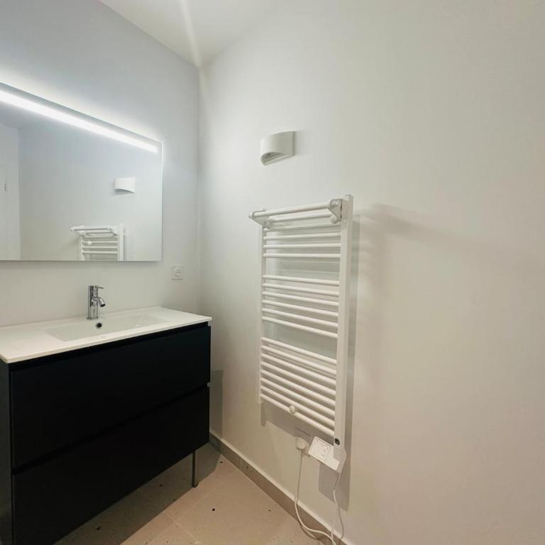 Hyper Centre Cathedral Boulingrin 201 - One-Bedroom Apartment - 11