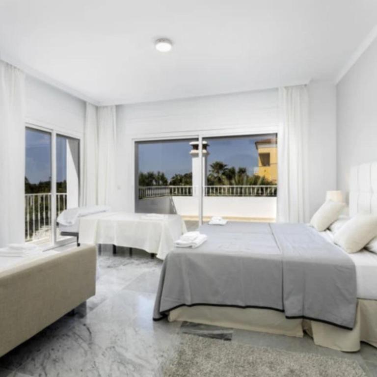 Elegant Villa Retreat with Lush Gardens - Villa con piscina privada - 12