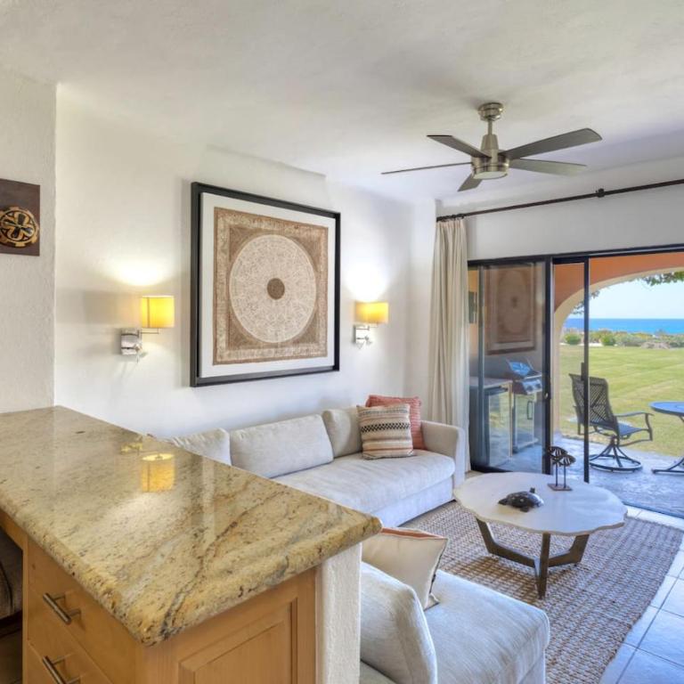 Serene Oceanfront Paradise Condo - Apartment - 1